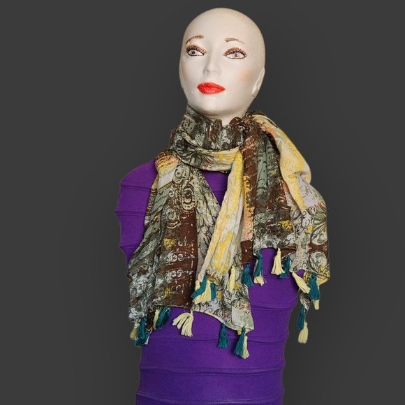 Womens Elegant Green and Yellow Scarf - Picture 6 of 11